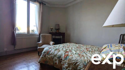 Maison - 207 m² - 10 pièces