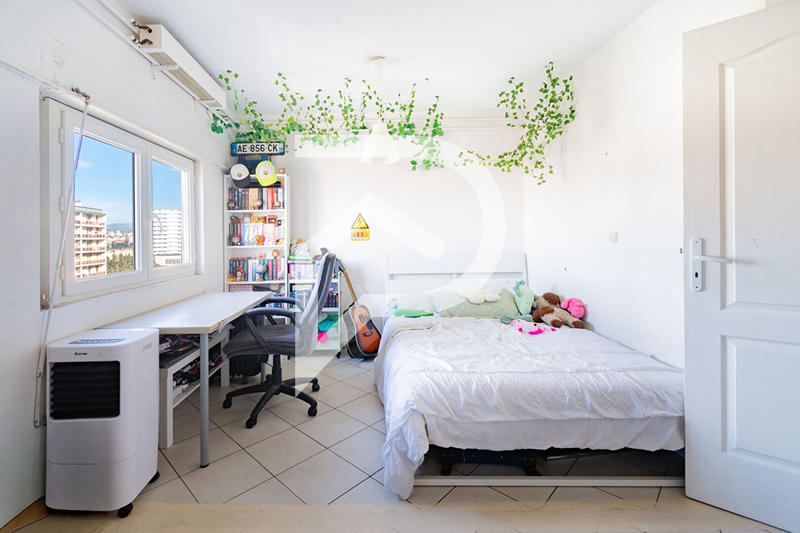 Appartement - 90 m² - 5 pièces