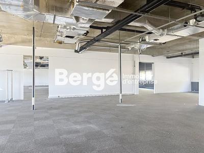 Entrepôt - 1 330 m²