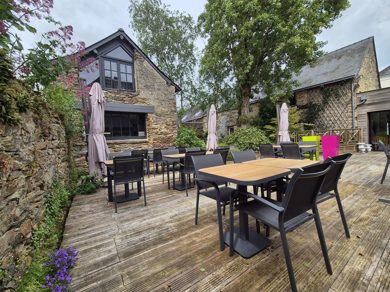 Maison ancienne - 530 m² - 11 pièces