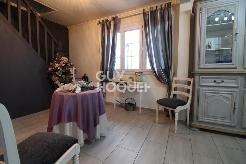 Maison - 180 m² - 7 pièces