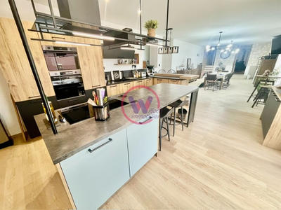 Maison - 227 m² - 10 pièces