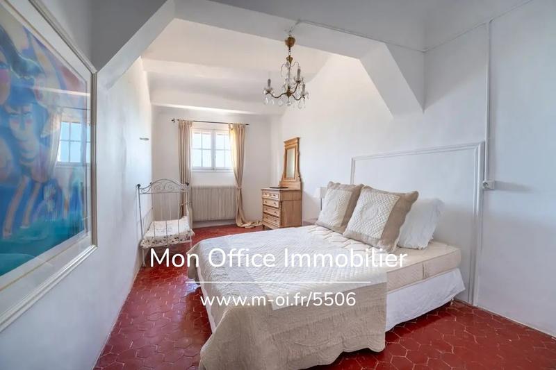 Demeure - 250 m² - 8 pièces