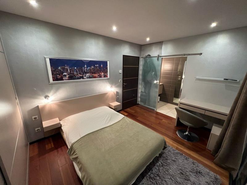 Villa - 183 m² - 6 pièces