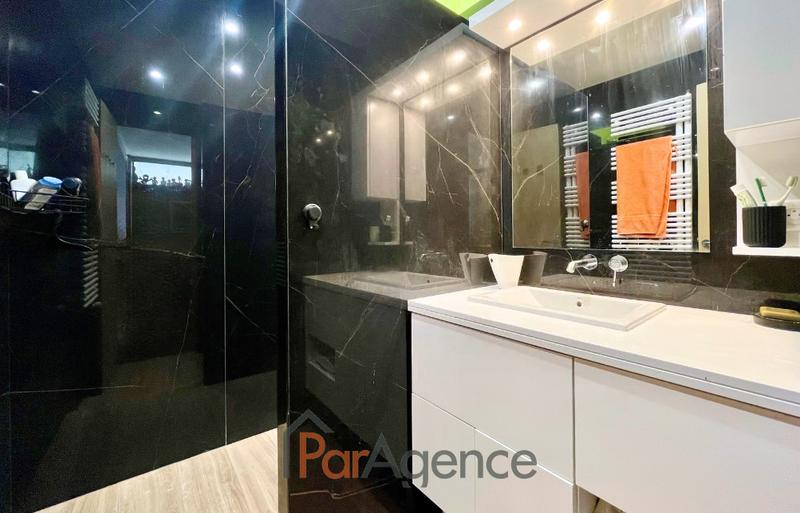 Appartement - 84 m² - 3 pièces