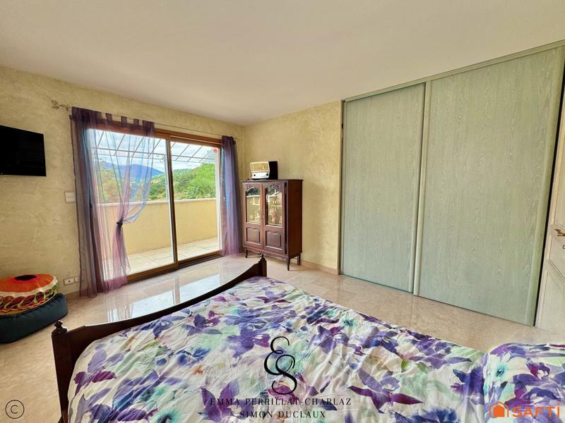 Villa - 200 m² - 7 pièces