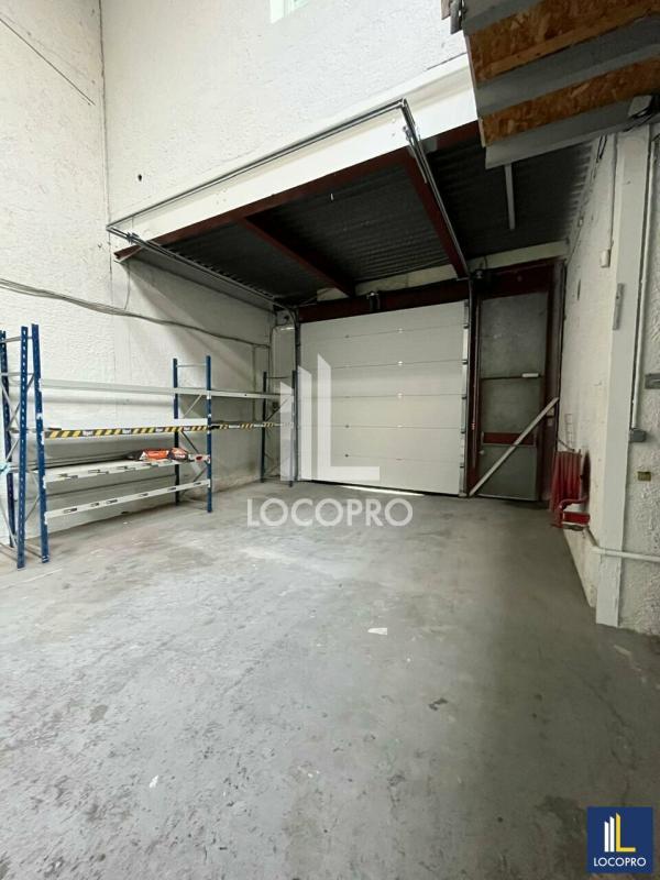 Local d'activité / Entrepôt - 407 m²