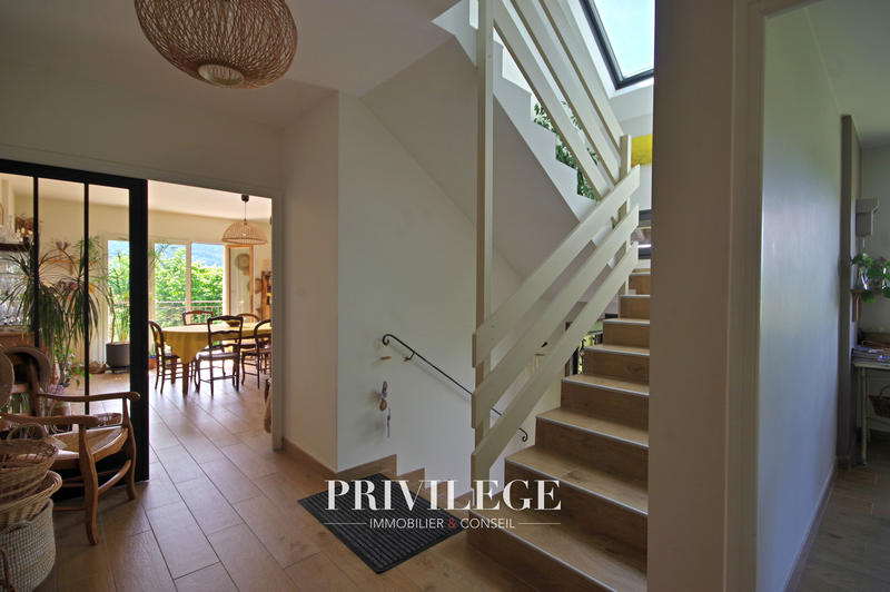 Maison - 161 m² - 7 pièces
