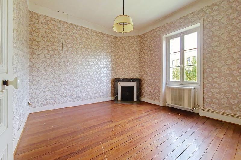 Maison - 300 m² - 6 pièces