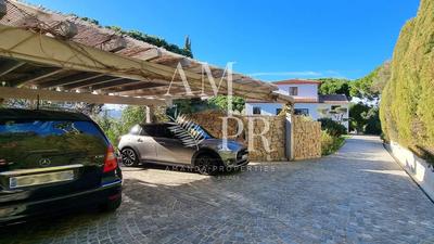 Villa - 300 m² - 7 pièces