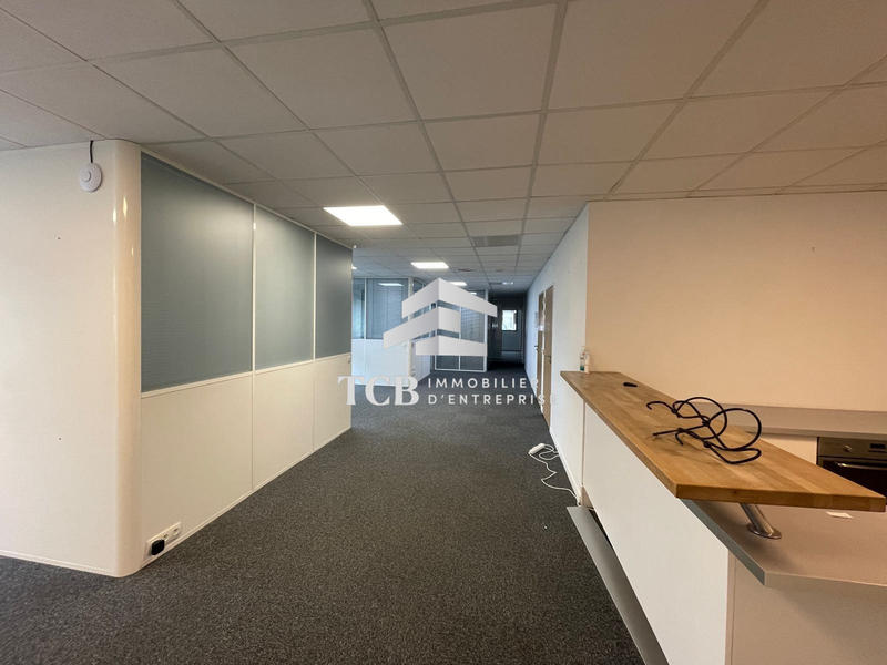 Bureau - 421 m²