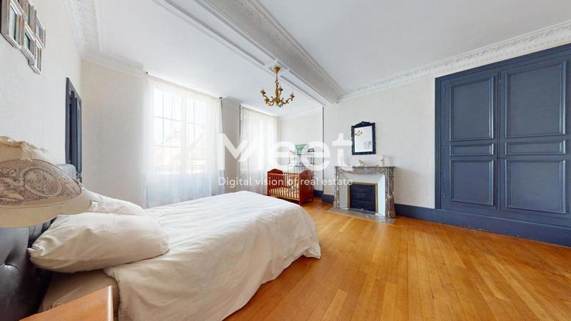 Propriété - 425 m² - 9 pièces