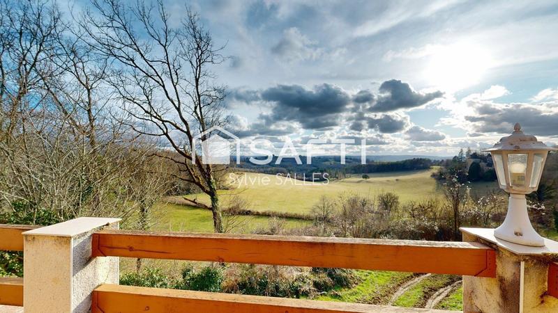 Maison - 233 m² - 7 pièces