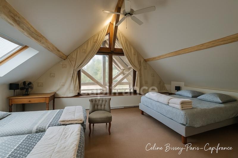 Maison - 256 m² - 6 pièces