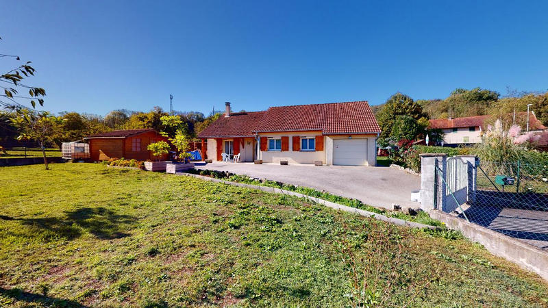 Villa - 100 m² - 5 pièces