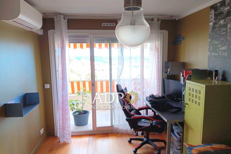 Appartement - 77 m² - 4 pièces