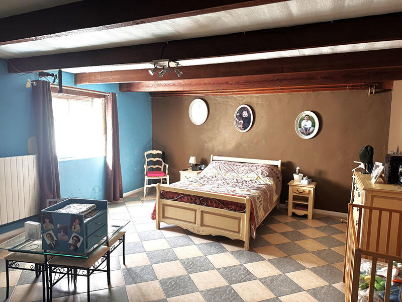 Maison - 470 m² - 6 pièces