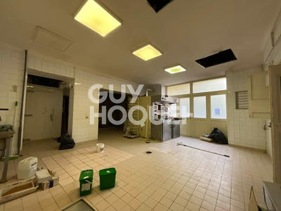 Maison - 250 m² - 7 pièces