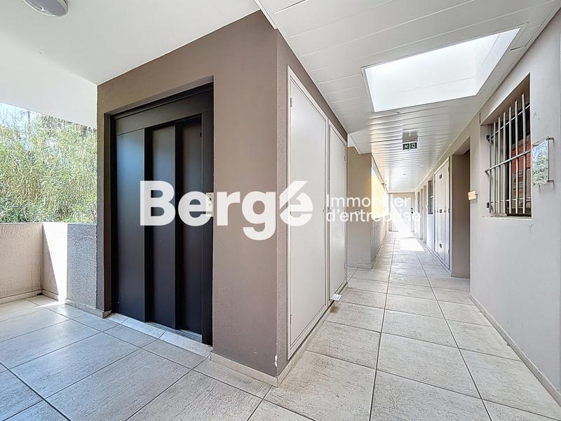 Bureau - 70 m² - 3 pièces