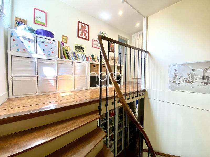 Maison - 200 m² - 8 pièces