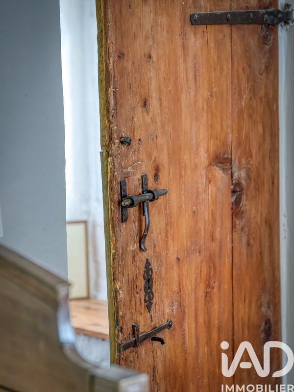 Maison - 303 m² - 8 pièces