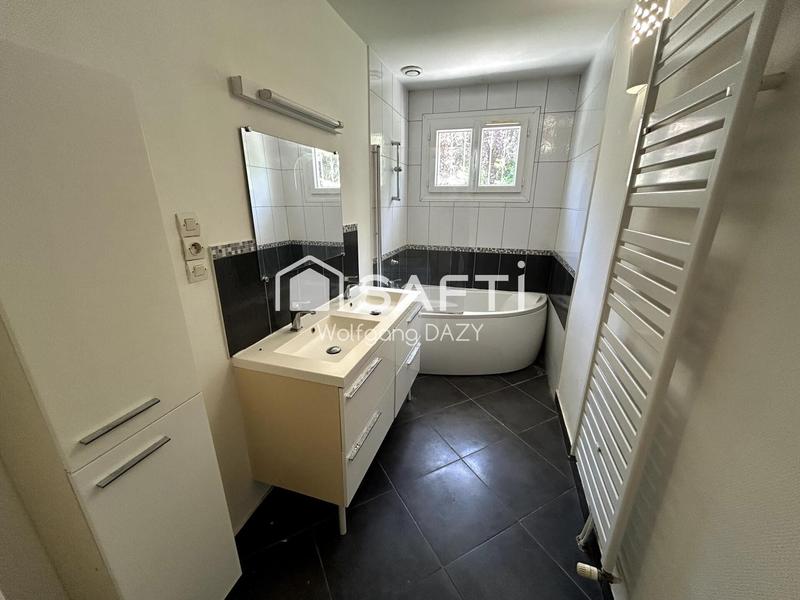 Maison - 94 m² - 5 pièces