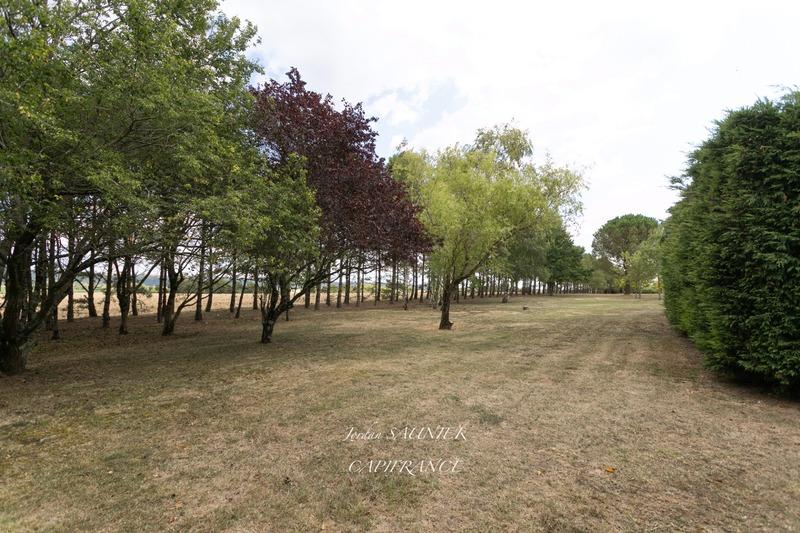 Propriété - 180 m² - 6 pièces