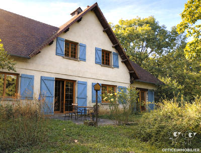 Maison - 180 m² - 8 pièces