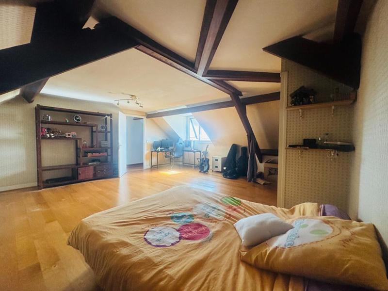 Maison - 233 m² - 6 pièces