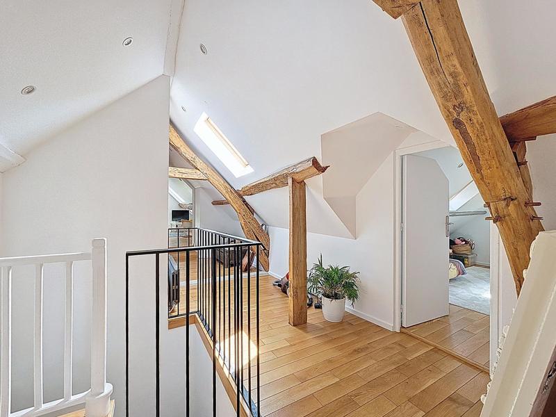 Maison - 200 m² - 7 pièces