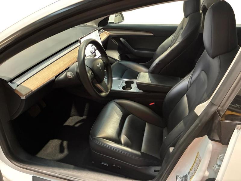 Tesla Model 3 Autonomie Standard Plus Rwd