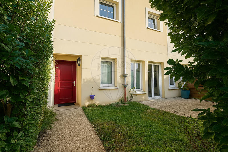 Maison - 93 m² - 5 pièces