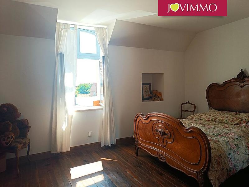 Maison - 230 m² - 10 pièces