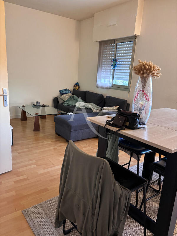 Maison - 189 m² - 9 pièces