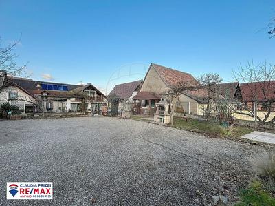 Maison - 428 m² - 19 pièces