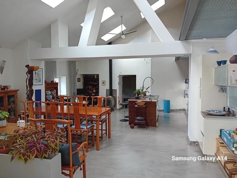 Maison - 201 m² - 6 pièces