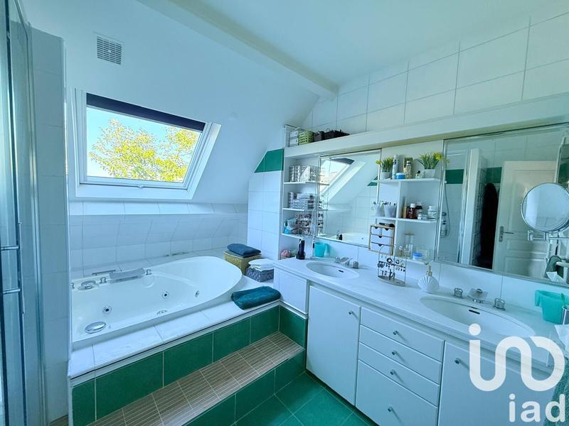 Maison - 200 m² - 7 pièces