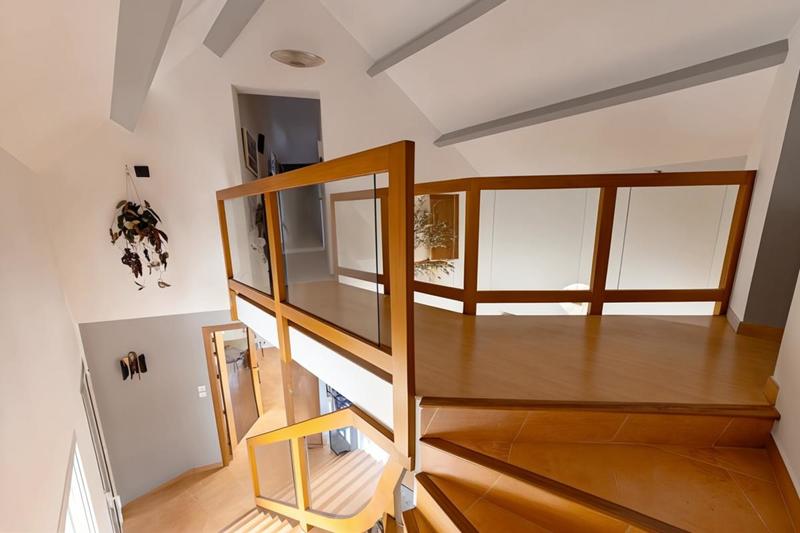 Maison - 264 m² - 8 pièces