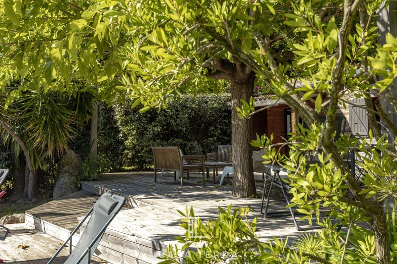 Villa - 269 m² - 11 pièces