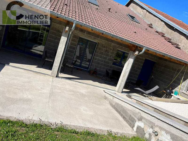 Propriété - 236 m² - 5 pièces