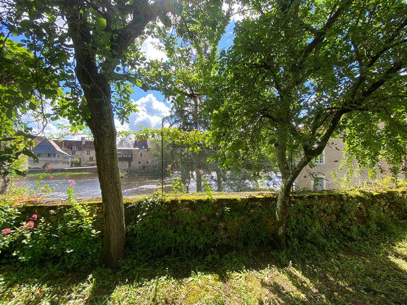 Maison - 238 m² - 7 pièces