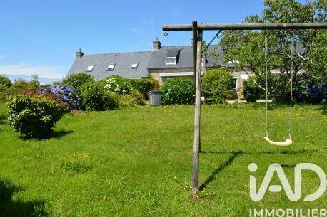 Maison - 180 m² - 11 pièces