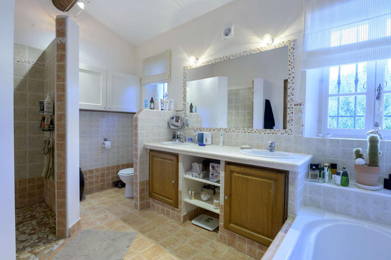 Bastide - 240 m² - 10 pièces