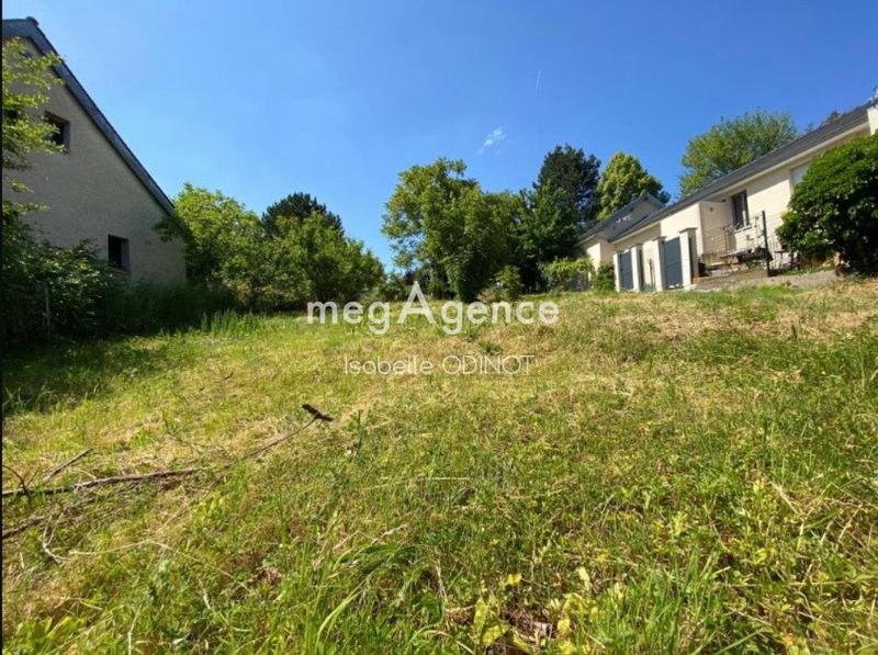 Terrain constructible - 704 m²