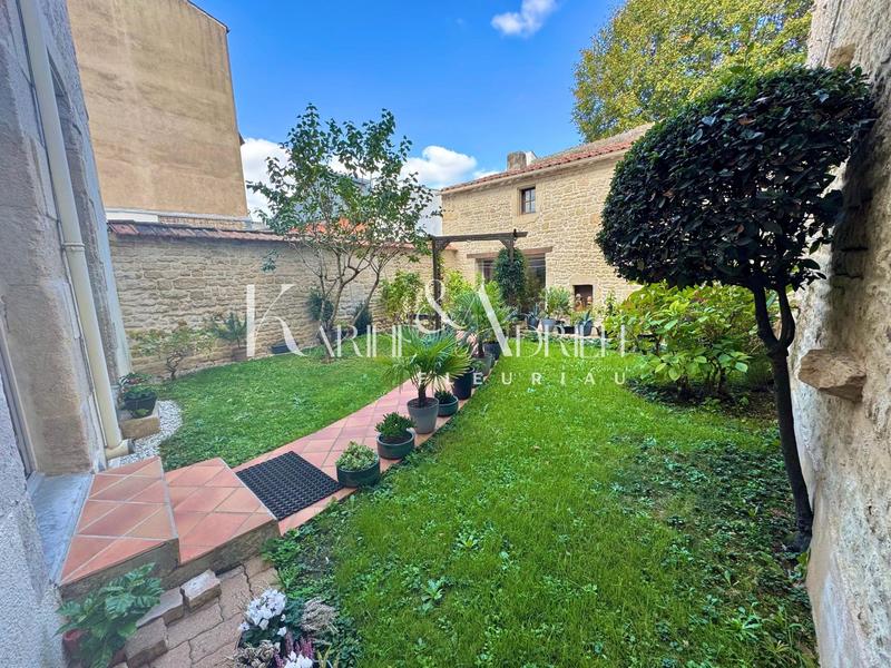 Maison de ville - 150 m² - 10 pièces