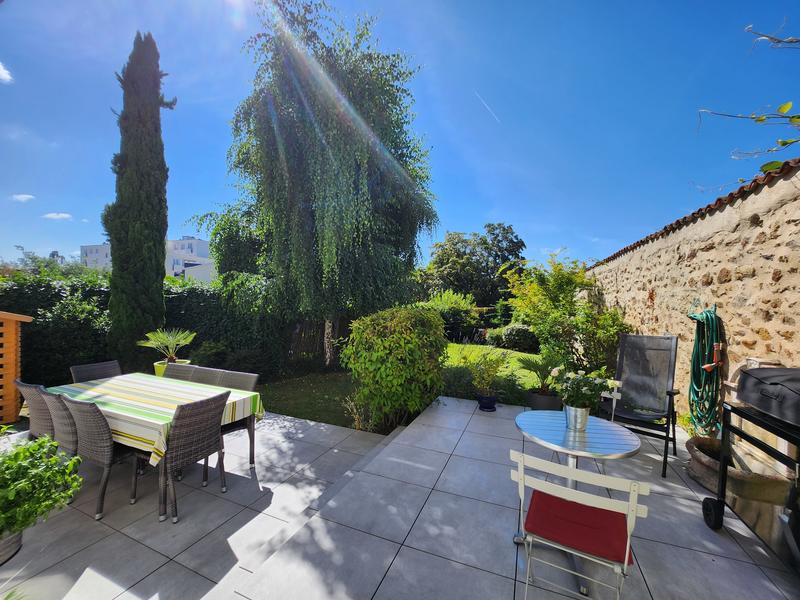 Maison - 218 m² - 9 pièces