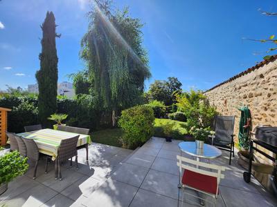 Maison - 218 m² - 9 pièces