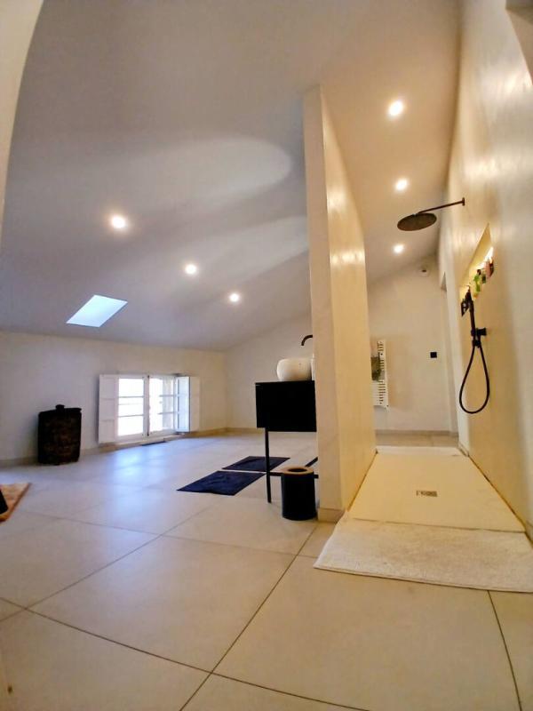 Maison - 350 m² - 9 pièces