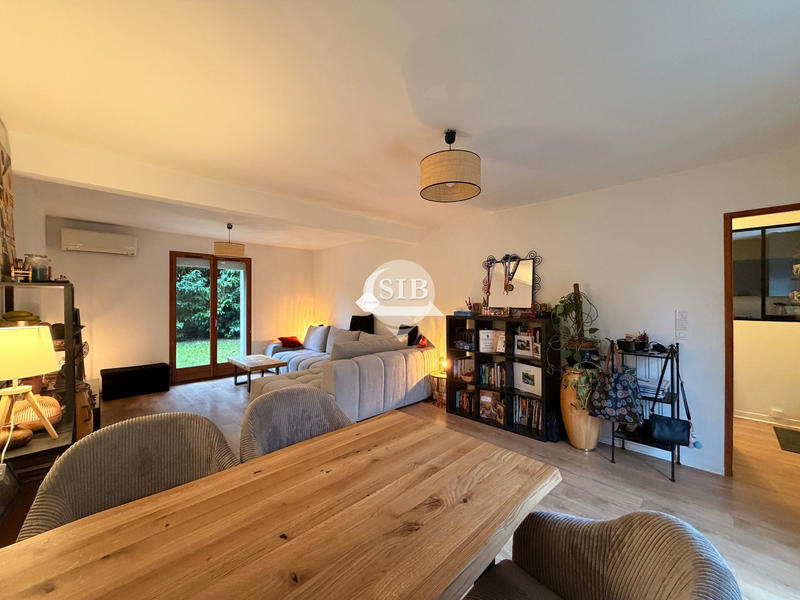 Maison traditionnelle - 93 m² - 4 pièces