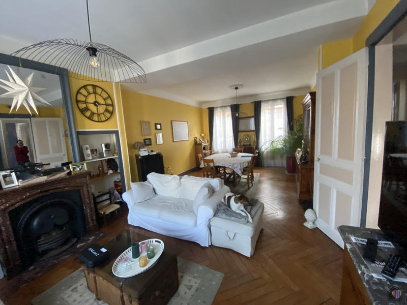 Maison - 194 m² - 10 pièces